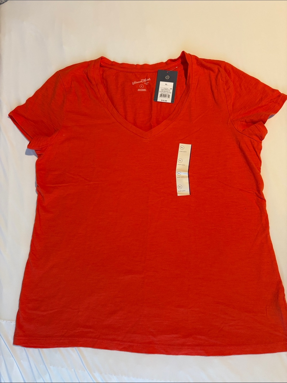 Universal Thread Women's Bright coral V-Neck Short Sleeve Tee